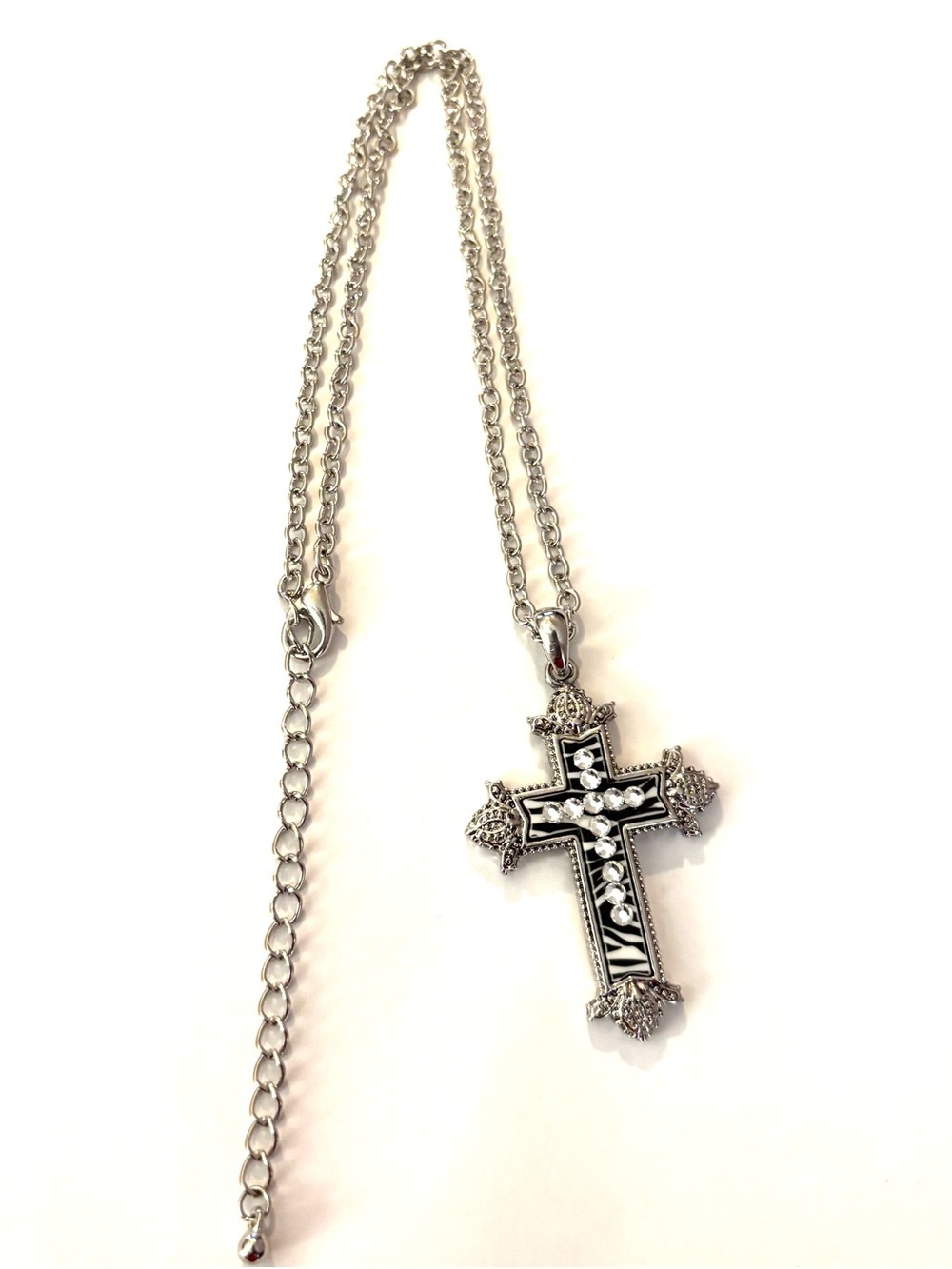 Fashion Jewelry Silver-tone Cross Pendant Necklace with Black and White Inlay